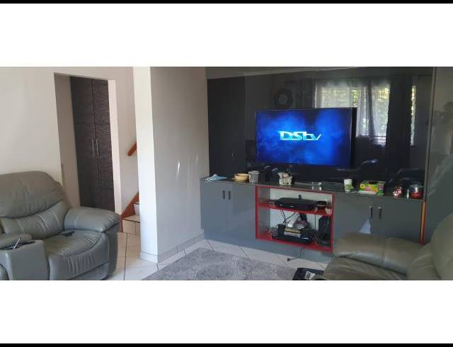 2 BEDROOM TOWNHOUSE FOR SALE IN MALVERN